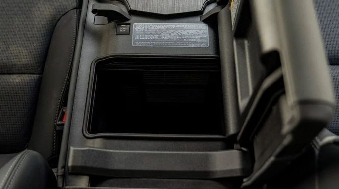 Новый Toyota Land Cruiser 300 Series, 3.3 л, 2025 в Шардже от Nour Alnukhba Motors Черный цвет. Other | AUTO.AE