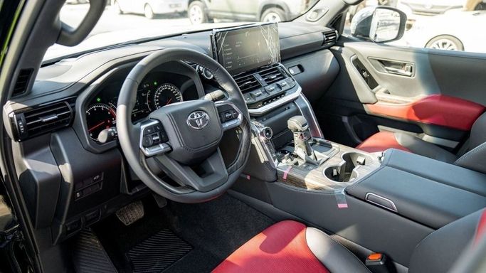 Новый Toyota Land Cruiser 300 Series, 3.4 л, 2025 в Шардже от Nour Alnukhba Motors Черный цвет. Other | AUTO.AE