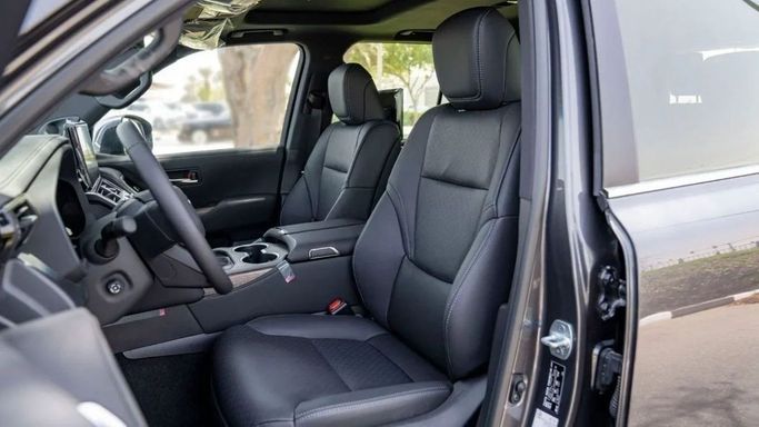 Новый Toyota Land Cruiser 300 Series, 3.3 л, 2025 в Шардже от Nour Alnukhba Motors Серый цвет. Other | AUTO.AE