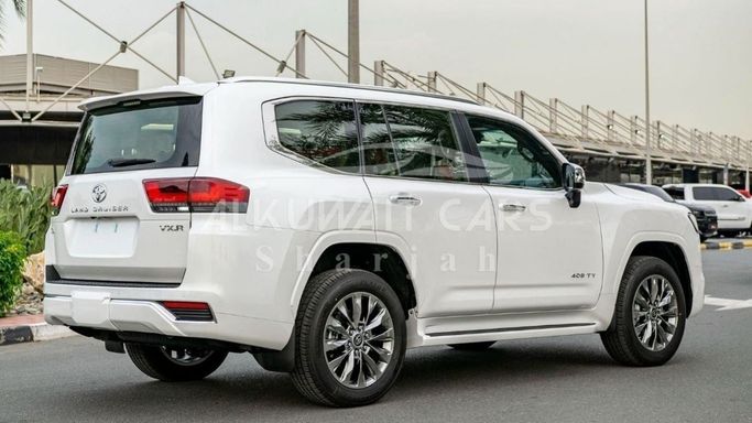 Новый Toyota Land Cruiser 300 Series, 3.4 л, 2025 в Шардже от Nour Alnukhba Motors Белый цвет. Other | AUTO.AE