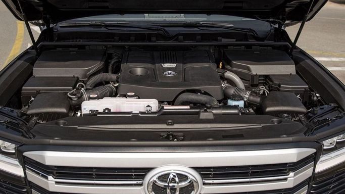 Новый Toyota Land Cruiser 300 Series, 3.4 л, 2024 в Шардже от Nour Alnukhba Motors Черный цвет. Европейская | AUTO.AE