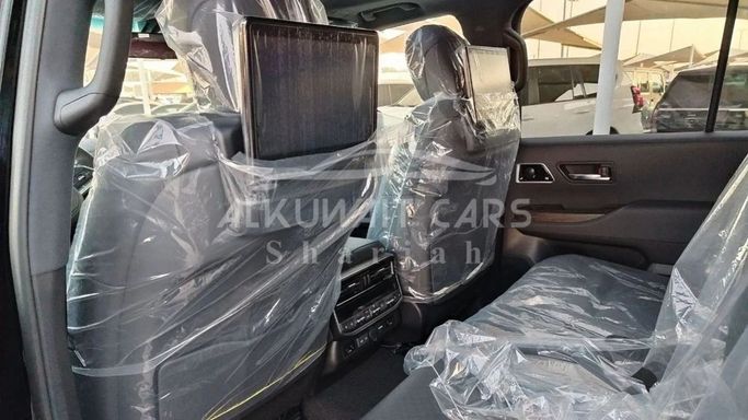 Новый Toyota Land Cruiser 300 Series, 3.4 л, 2025 в Шардже от Nour Alnukhba Motors Черный цвет. GCC | AUTO.AE