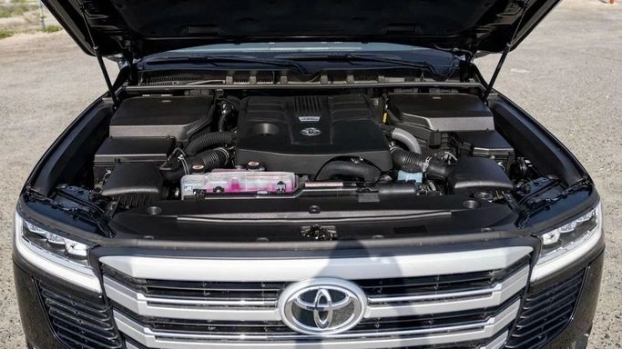 Новый Toyota Land Cruiser 300 Series, 3.3 л, 2025 в Шардже от Nour Alnukhba Motors Черный цвет. Other | AUTO.AE