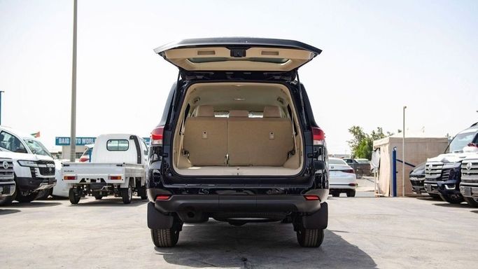 Новый Toyota Land Cruiser 300 Series, 3.3 л, 2025 в Шардже от Nour Alnukhba Motors Черный цвет. Other | AUTO.AE