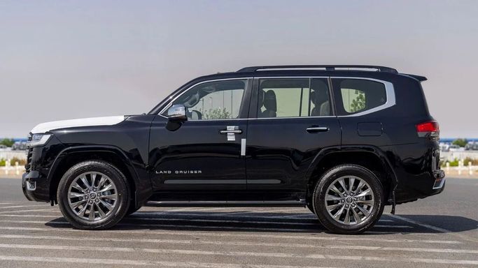 Новый Toyota Land Cruiser 300 Series, 3.3 л, 2025 в Шардже от Nour Alnukhba Motors Черный цвет. Other | AUTO.AE