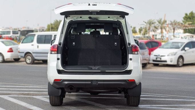 Новый Toyota Land Cruiser 300 Series, 3.3 л, 2025 в Шардже от Nour Alnukhba Motors Белый цвет. Other | AUTO.AE