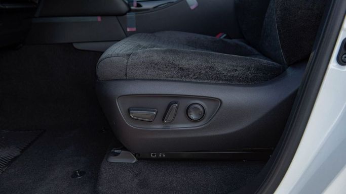 Новый Toyota Land Cruiser 300 Series, 3.3 л, 2025 в Шардже от Nour Alnukhba Motors Белый цвет. Other | AUTO.AE