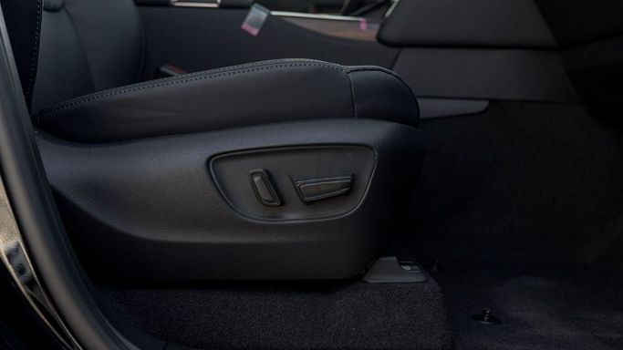 Новый Toyota Land Cruiser 300 Series, 3.3 л, 2025 в Шардже от Nour Alnukhba Motors Черный цвет. Other | AUTO.AE