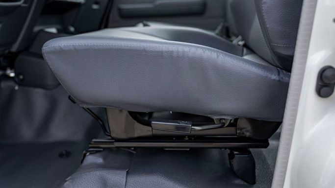 Новый Toyota Land Cruiser 70 Series Рестайлинг 2, 4.5 л, 2024 в Шардже от Nour Alnukhba Motors Белый цвет. Other | AUTO.AE