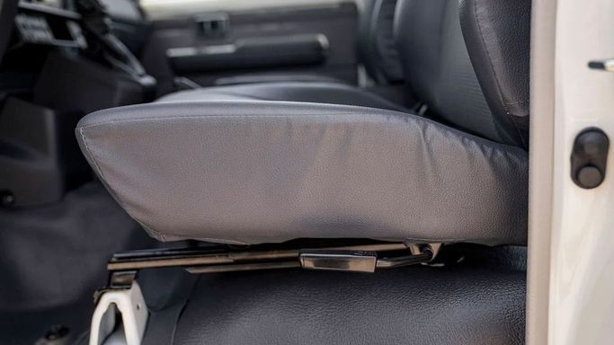 Новый Toyota Land Cruiser 70 Series Рестайлинг 2, 2.8 л, 2025 в Шардже от Nour Alnukhba Motors Белый цвет. Other | AUTO.AE