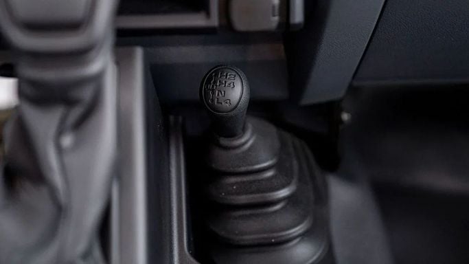 Новый Toyota Land Cruiser 70 Series Рестайлинг 2, 4.2 л, 2025 в Шардже от Nour Alnukhba Motors Белый цвет. Other | AUTO.AE