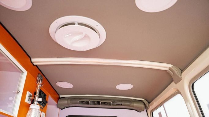 Новый Toyota Land Cruiser 70 Series Рестайлинг 2, 4.2 л, 2025 в Шардже от Nour Alnukhba Motors Белый цвет. Other | AUTO.AE