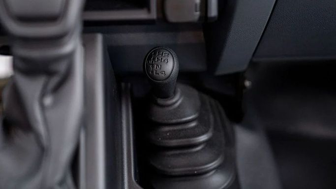 Новый Toyota Land Cruiser 70 Series Рестайлинг 2, 4.2 л, 2024 в Шардже от Nour Alnukhba Motors Белый цвет. Other | AUTO.AE