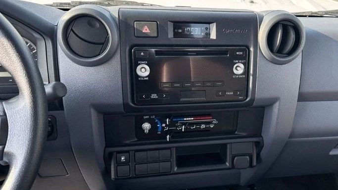 Новый Toyota Land Cruiser 70 Series Рестайлинг 2, 4.2 л, 2024 в Шардже от Nour Alnukhba Motors Белый цвет. Европейская | AUTO.AE