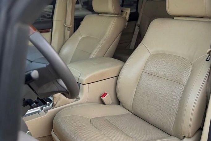 Подержанный Toyota Land Cruiser 200 Series Рестайлинг 2, 4.6 л, 2017 в Шардже от Al Bake Used Cars Золотистый цвет. GCC | AUTO.AE