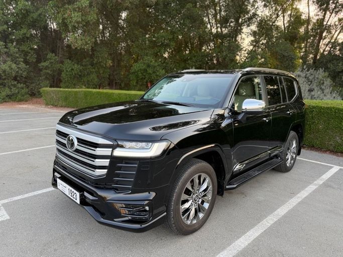 Used Toyota Land Cruiser 300 Series, 3.4 l, 2024 in Sharjah by Alnawras Cars, Black color. GCC Specs | AUTO.AE