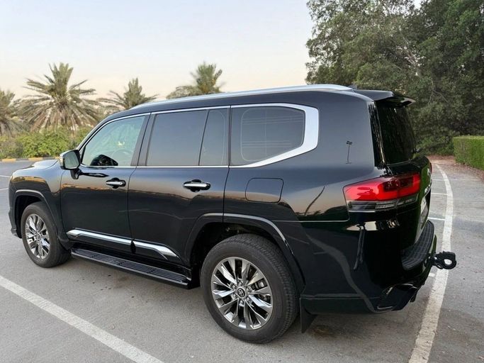 Used Toyota Land Cruiser 300 Series, 3.4 l, 2024 in Sharjah by Alnawras Cars, Black color. GCC Specs | AUTO.AE