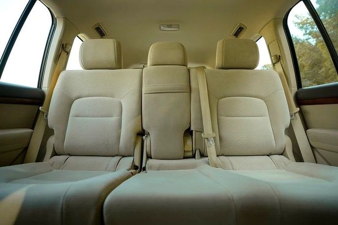 Used Toyota Land Cruiser 200 Series Facelift 2, 4.0 l, 2018 in Sharjah by First Choice Cars, White color. GCC Specs | AUTO.AE