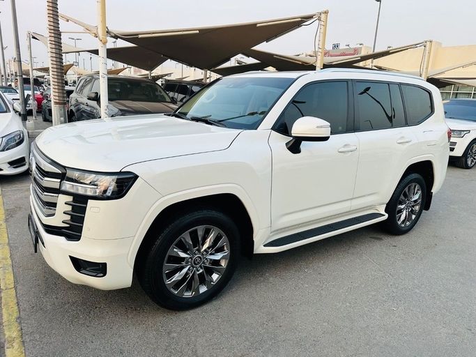 Used Toyota Land Cruiser 300 Series, 4.0 l, 2024 in Sharjah by Titanium Used Cars, White color. GCC Specs | AUTO.AE