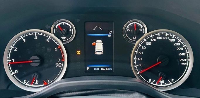 Used Toyota Land Cruiser 300 Series, 4.0 l, 2024 in Sharjah by Titanium Used Cars, White color. GCC Specs | AUTO.AE