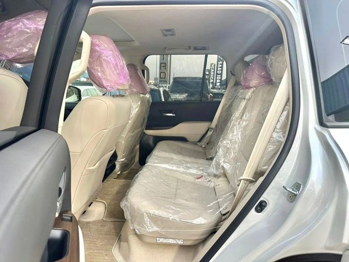 Used Toyota Land Cruiser 300 Series, 3.4 l, 2025 in Sharjah by Titanium Used Cars, White color. GCC Specs | AUTO.AE