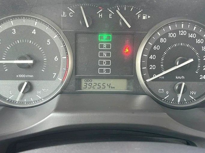 Used Toyota Land Cruiser 200 Series Facelift 2, 4.6 l, 2016 in Sharjah by Darb Al Saada Used cars, White color. GCC Specs | AUTO.AE