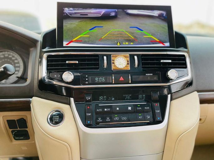 Used Toyota Land Cruiser 300 Series, 3.4 l, 2023 in Sharjah by Al Helal Al Abyadh Used Cars, Silver color. GCC Specs | AUTO.AE