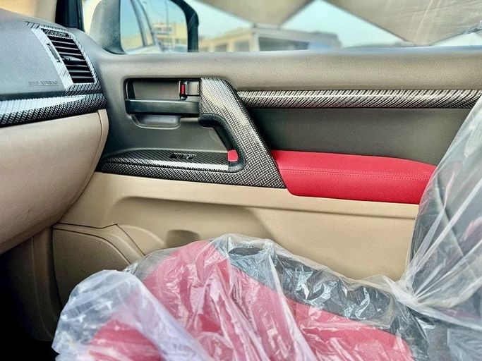 Used Toyota Land Cruiser 200 Series, 4.0 l, 2011 in Sharjah by Black Wheel Used Cars, White color. GCC Specs | AUTO.AE