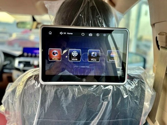 Used Toyota Land Cruiser 200 Series, 4.0 l, 2011 in Sharjah by Black Wheel Used Cars, White color. GCC Specs | AUTO.AE