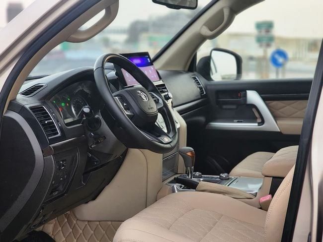 Подержанный Toyota Land Cruiser 100 Series Рестайлинг 1, 4.7 л, 2004 в Шардже от Nassem Al Sham Used Cars Золотистый цвет. GCC | AUTO.AE