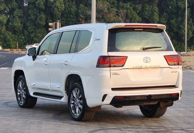 Подержанный Toyota Land Cruiser 200 Series Рестайлинг 1, 4.6 л, 2014 в Шардже от Nassem Al Sham Used Cars Белый цвет. GCC | AUTO.AE