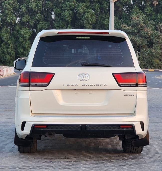 Подержанный Toyota Land Cruiser 200 Series Рестайлинг 1, 4.6 л, 2014 в Шардже от Nassem Al Sham Used Cars Белый цвет. GCC | AUTO.AE