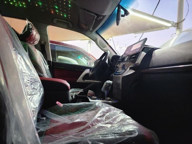 Подержанный Toyota Land Cruiser 200 Series Рестайлинг 1, 5.7 л, 2012 в Шардже от Nassem Al Sham Used Cars Белый цвет. GCC | AUTO.AE