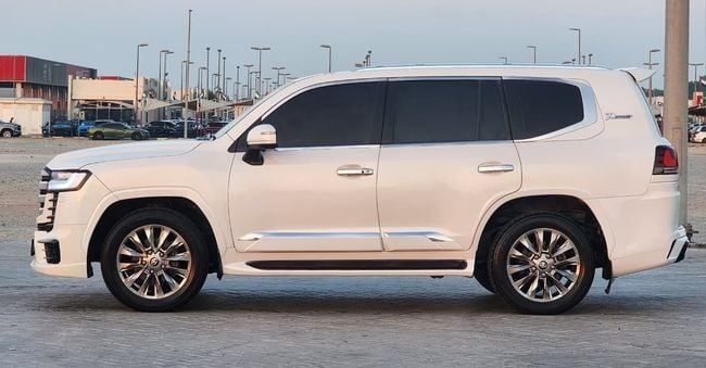 Подержанный Toyota Land Cruiser 200 Series, 5.7 л, 2009 в Шардже от Nassem Al Sham Used Cars Белый цвет. GCC | AUTO.AE