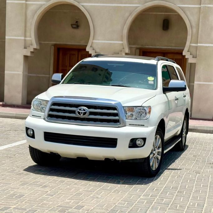 Подержанный Toyota Land Cruiser 200 Series Рестайлинг 2, 5.7 л, 2015 в Шардже от Sarmad Cars Белый цвет. Other | AUTO.AE