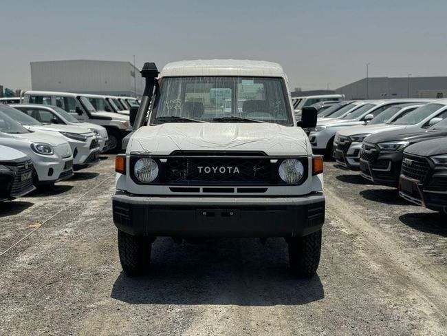 Новый Toyota Land Cruiser 70 Series Рестайлинг 2, 2.8 л, 2025 в Шардже от WALID ASAAD CARS Белый цвет. Other | AUTO.AE | Объявление #232463