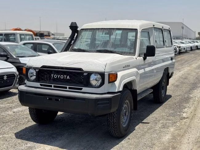Новый Toyota Land Cruiser 70 Series Рестайлинг 2, 2.8 л, 2025 в Шардже от WALID ASAAD CARS Белый цвет. Other | AUTO.AE | Объявление #232469