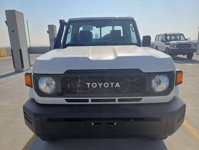 Новый Toyota Land Cruiser 70 Series Рестайлинг 2, 4.2 л, 2025 в Шардже от WALID ASAAD CARS Белый цвет. Other | AUTO.AE | Объявление #232492