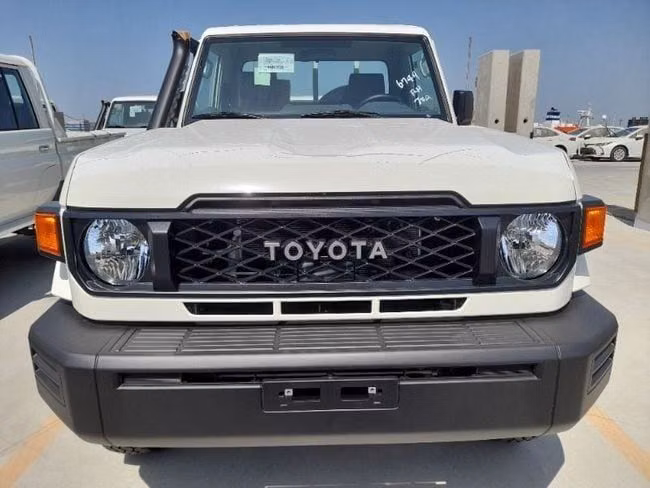 Новый Toyota Land Cruiser 70 Series Рестайлинг 2, 4.0 л, 2025 в Шардже от WALID ASAAD CARS Белый цвет. Other | AUTO.AE | Объявление #232493