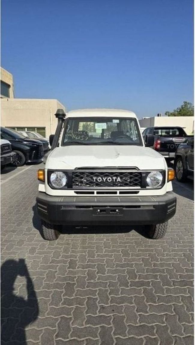 Новый Toyota Land Cruiser 70 Series Рестайлинг 2, 4.2 л, 2025 в Шардже от WALID ASAAD CARS Белый цвет. Other | AUTO.AE | Объявление #232592