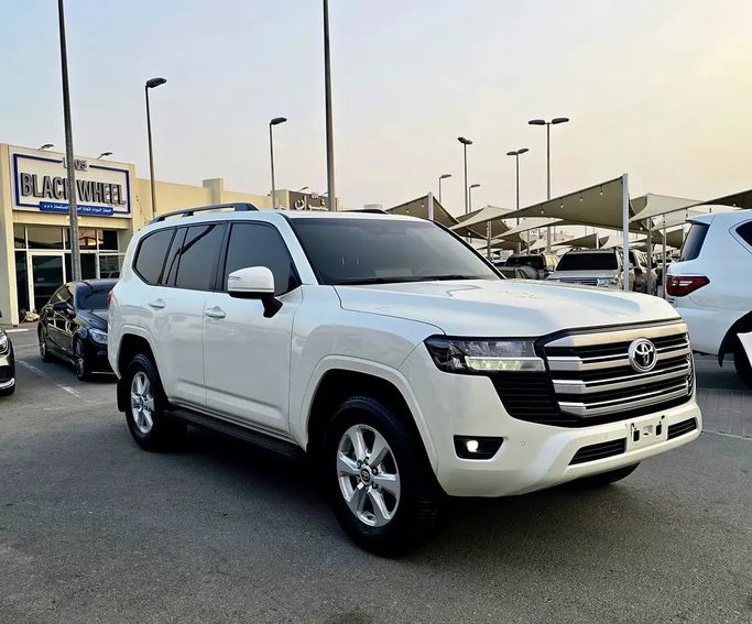 مستعملة Toyota Land Cruiser Twin Turbo السلسلة 300, 3.5 l, 2022 في في الشارقة من Black Wheel Used Cars، اللون أبيض. مواصفات الخليج | AUTO.AE