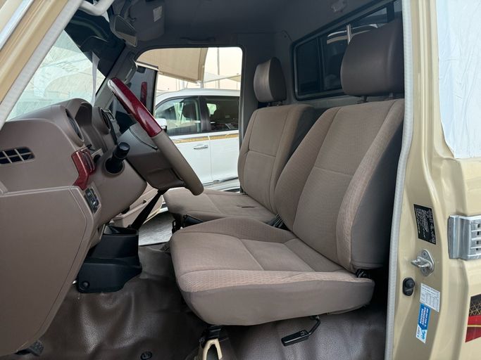 Used Toyota Land Cruiser 70 Series Facelift 1, 4.5 l, 2021 in Sharjah by SAMA AL NASHAMA, Beige color. GCC Specs | AUTO.AE | Listing #272577