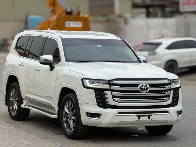مستعملة Toyota Land Cruiser السلسلة 300, 4.0 l, 2023 في في الإمارات, الشارقة من Luluat Al Khan Used Auto spare Parts، اللون أبيض. مواصفات الخليج | AUTO.AE | إعلان #274920
