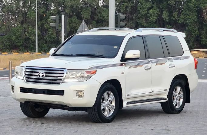 Подержанный Toyota Land Cruiser 200 Series, 4.7 л, 2011 в ОАЭ, Шарджа от Nassem Al Sham Used Cars Белый цвет. GCC | AUTO.AE | Объявление #275988