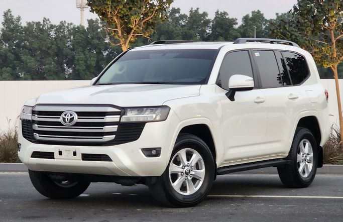 Подержанный ⁦Toyota Land Cruiser 300 Series, 4.0 л, 2025⁩ в ОАЭ, Шарджа от Nassem Al Sham Used Cars Белый цвет. GCC | AUTO.AE | Объявление #290185