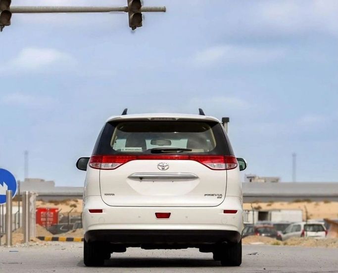 Подержанный Toyota Previa III (XR50), 2.4 л, 2020 в Шардже от Al Sayed Khamis Used Auto Trading Белый цвет. GCC | AUTO.AE