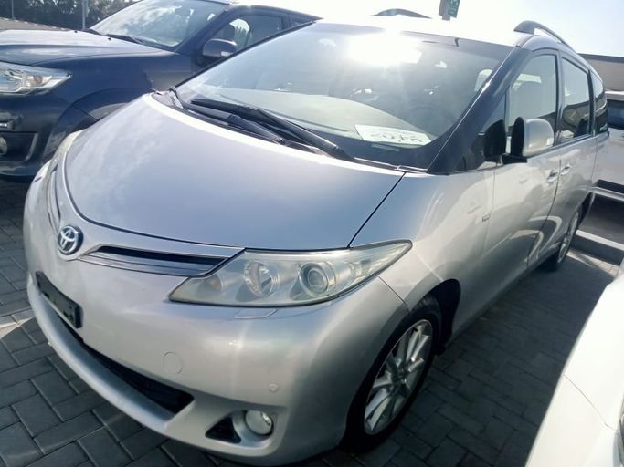 Used Toyota Previa III (XR50), 2.4 l, 2018 in Sharjah by Green Way Used Car, Silver color. GCC Specs | AUTO.AE