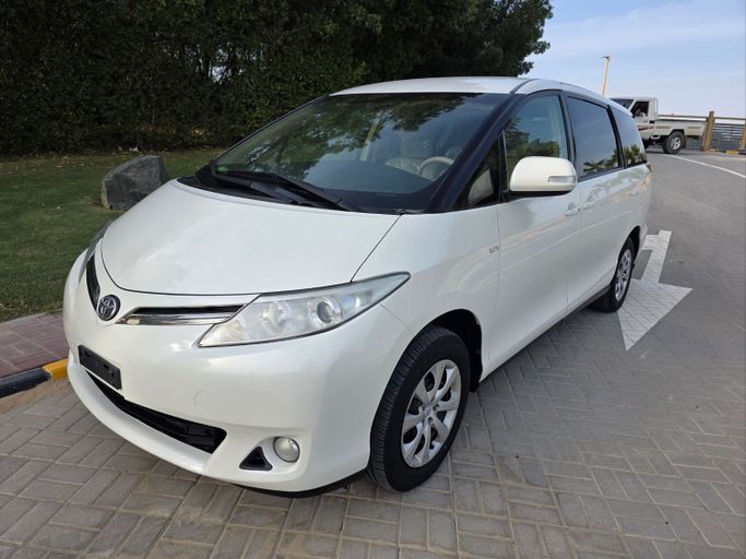 Подержанный Toyota Previa III (XR50), 2.4 л, 2013 в Шардже от Al Mina Used Cars Белый цвет. GCC | AUTO.AE | Объявление #247302