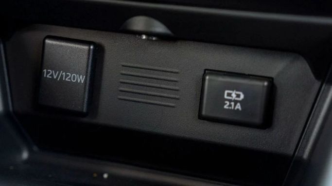 Новый Toyota Raize I, 1.0 л, 2023 в Шардже от Nour Alnukhba Motors Серебристый цвет. Other | AUTO.AE