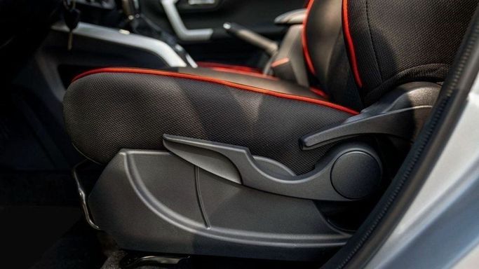 Новый Toyota Raize I, 1.0 л, 2023 в Шардже от Nour Alnukhba Motors Серебристый цвет. Other | AUTO.AE